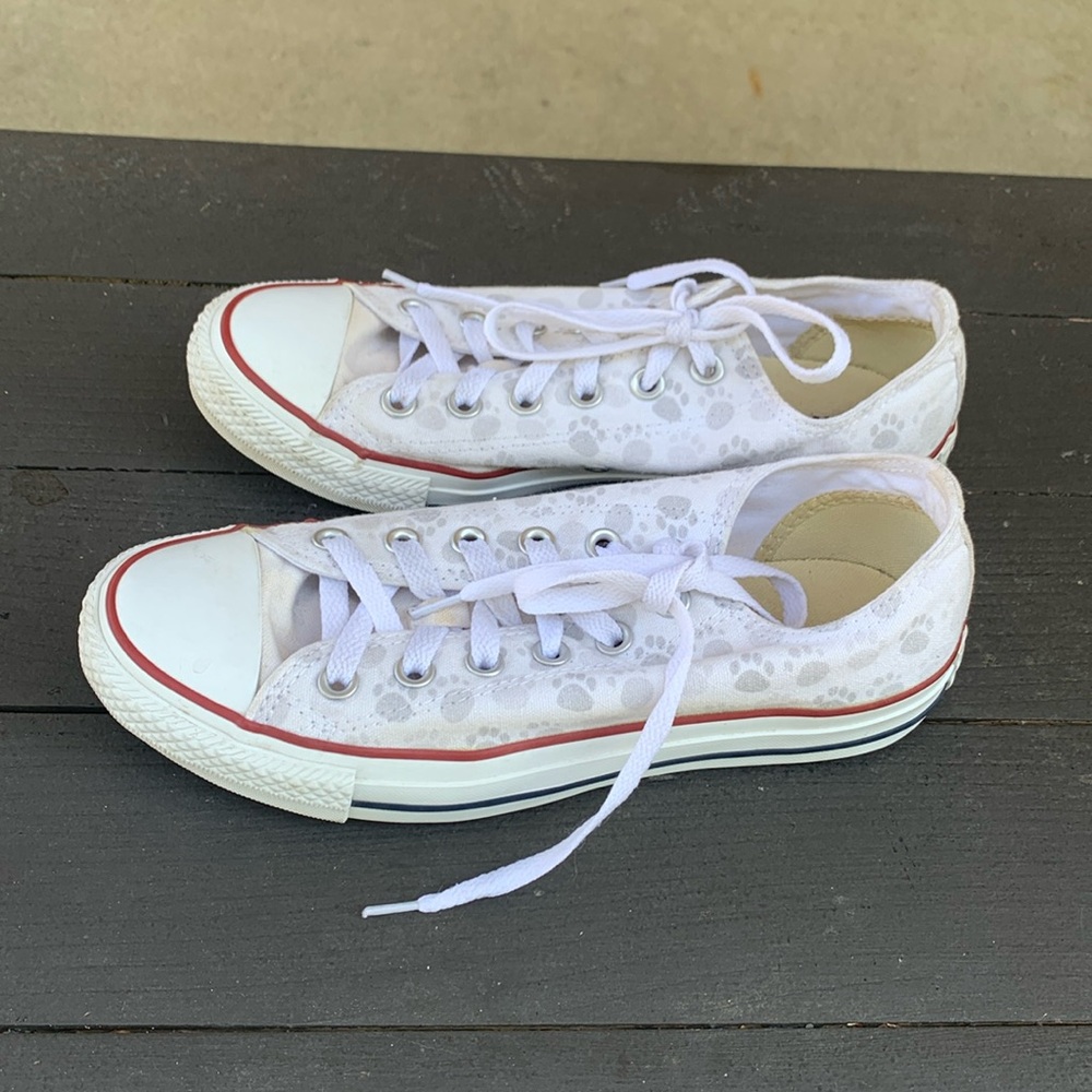 Converse Animal Print Low Top Sneakers Size 8